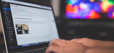People Blogging Featured Image
